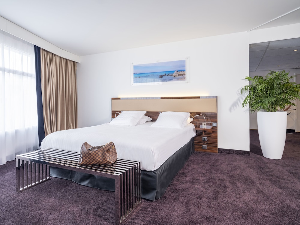 Prestige, Suite, King Bed, 2 Murphy Beds, Harbour View, Sofa