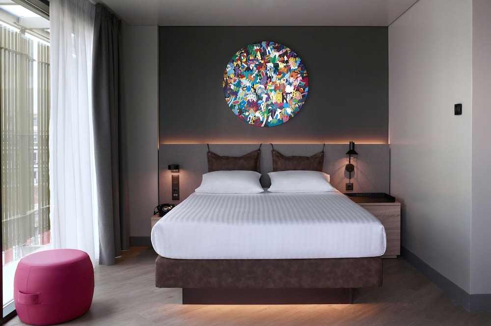 Moxy Athens City 20/66