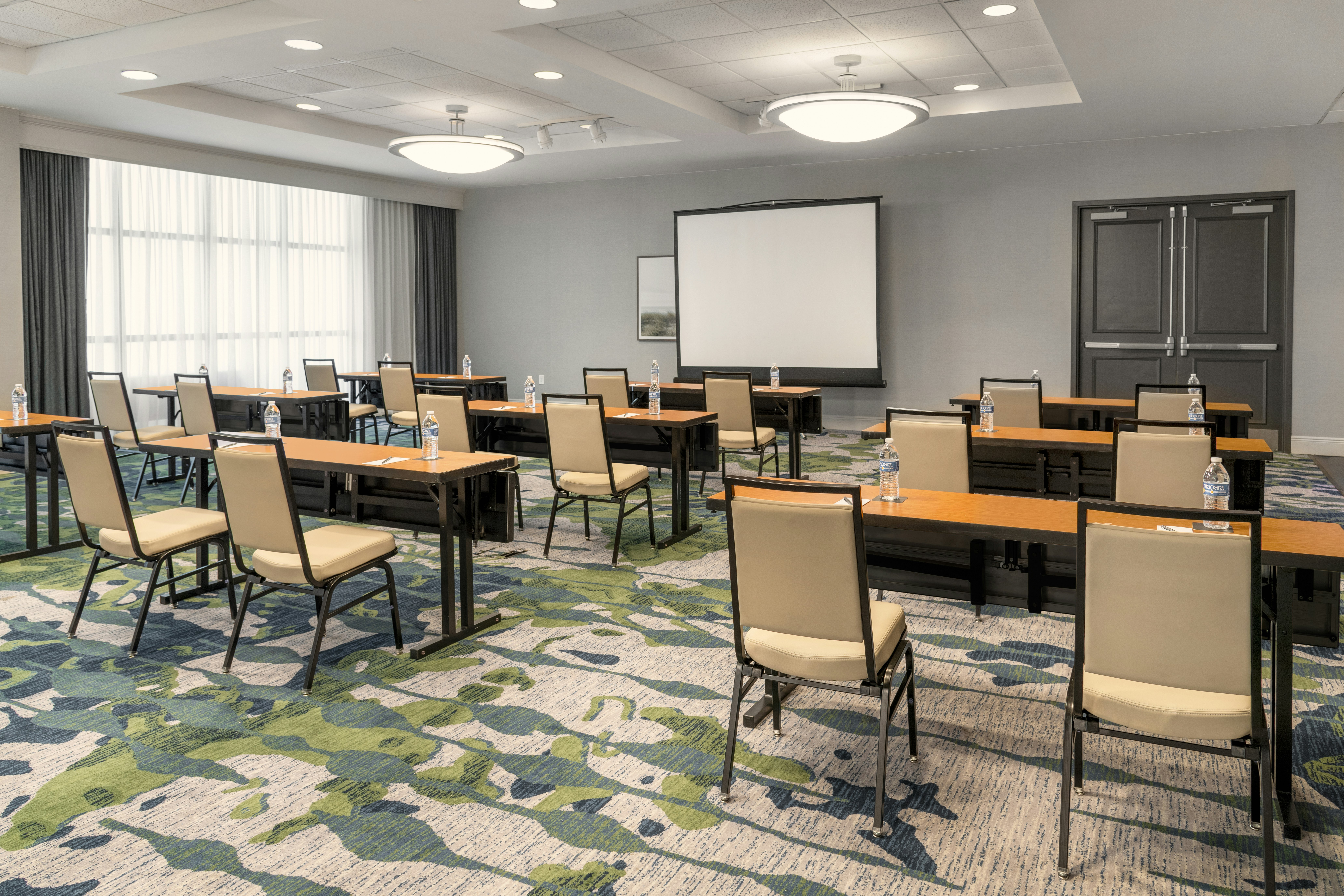 Embassy Suites by Hilton Fort Myers Estero 27/34