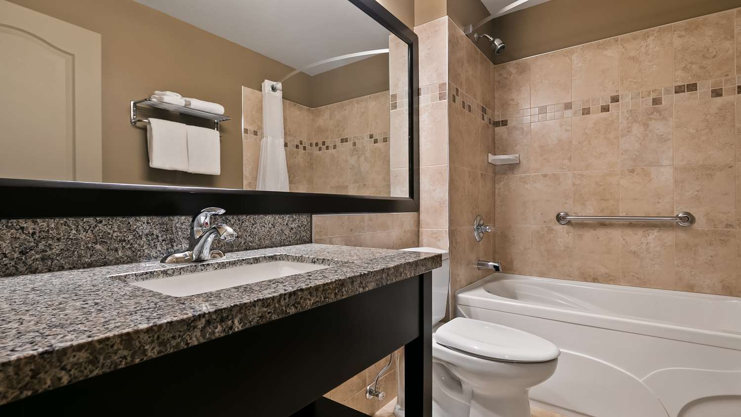Best Western Plus Baker Street Inn 67/68
