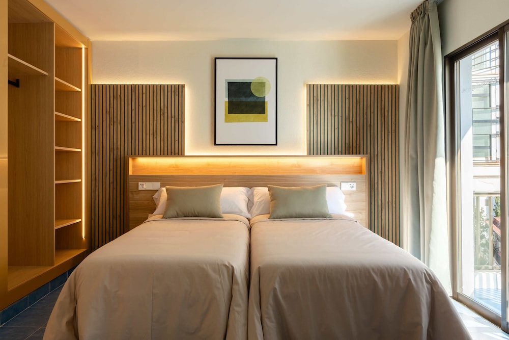 Apartment, Twin Beds, 2 King Beds, Balcony