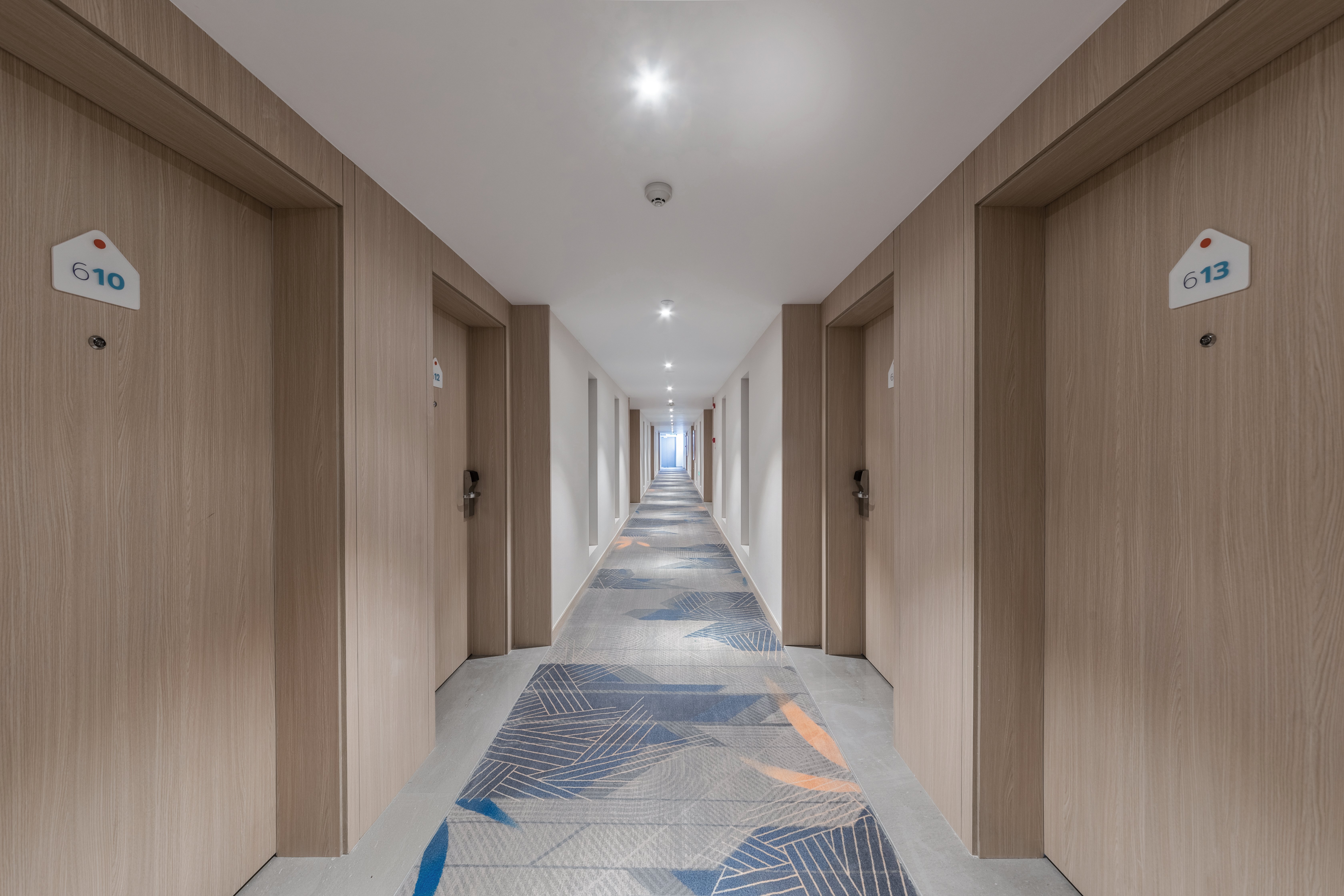 Holiday Inn Express Guiyang Jinyang Avenue 6/55