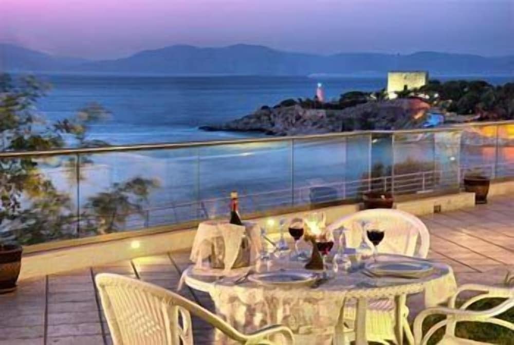 Lavista Boutique Hotel & Spa 35/50