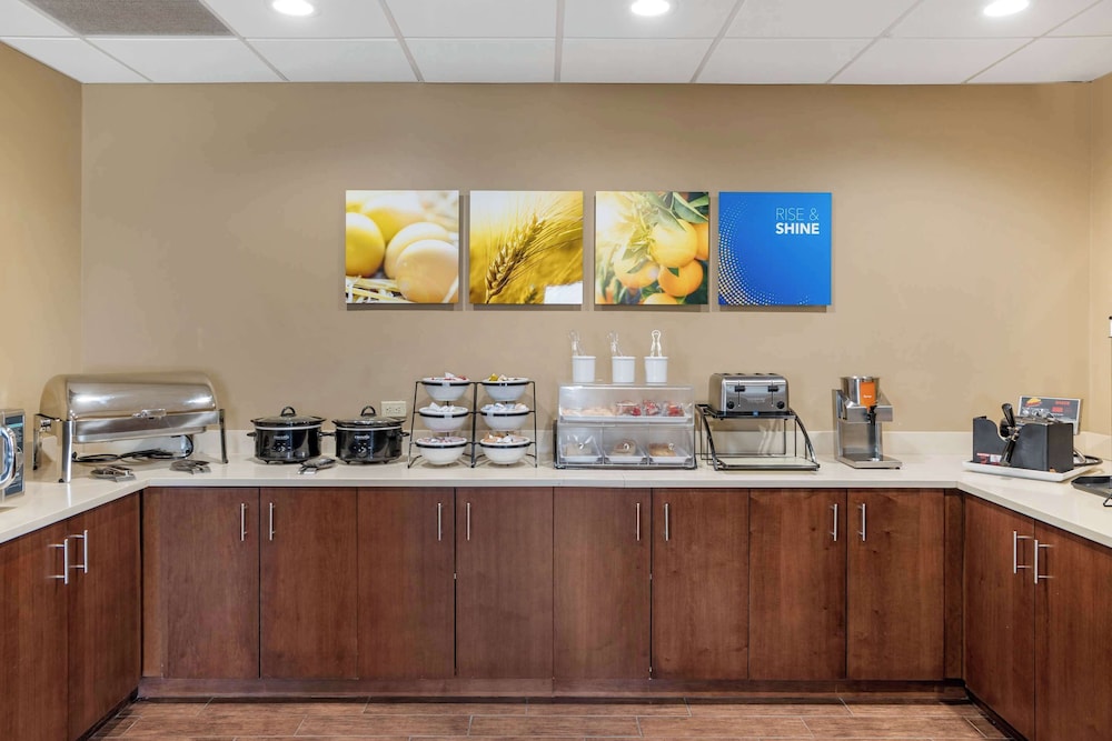 Comfort Inn & Suites Augusta KS 2/31