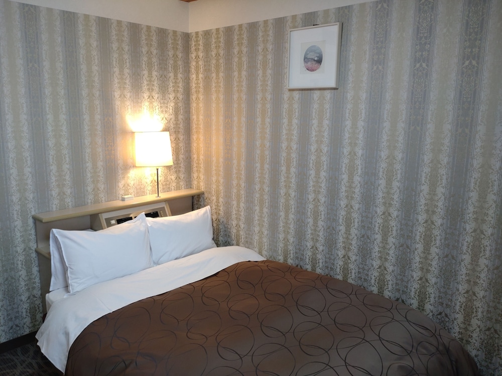 Semi Room, Semi Double Bed, Smoking