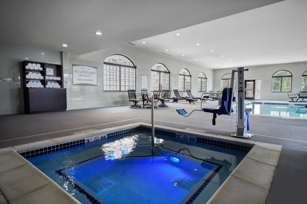 Staybridge Suites Holland 33/64