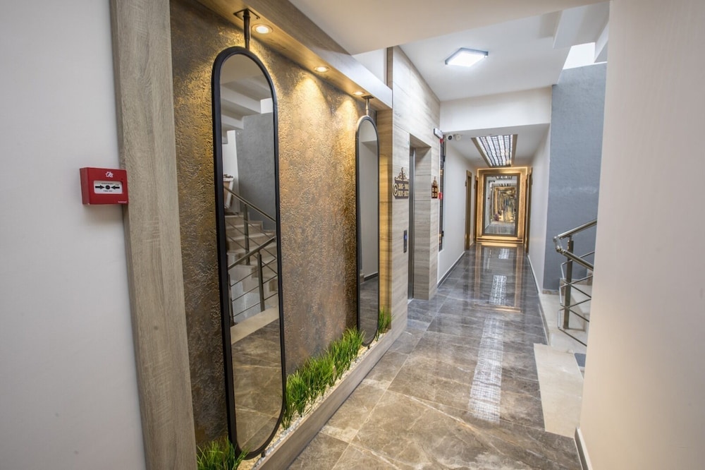 Elanis Suites 34/40