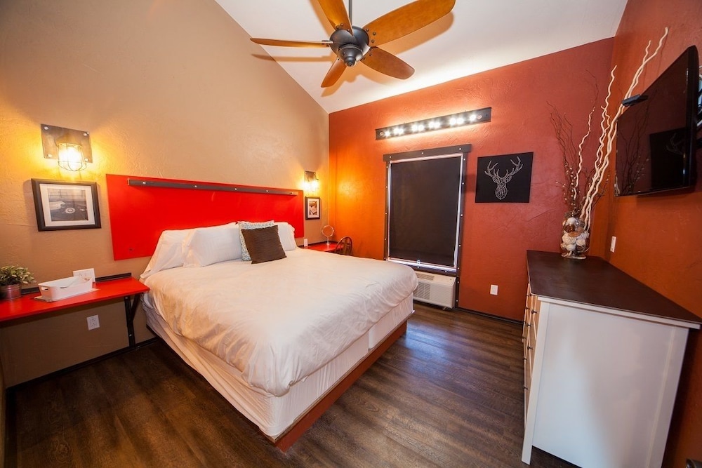 Log Cabin Lodge Suites 19/68