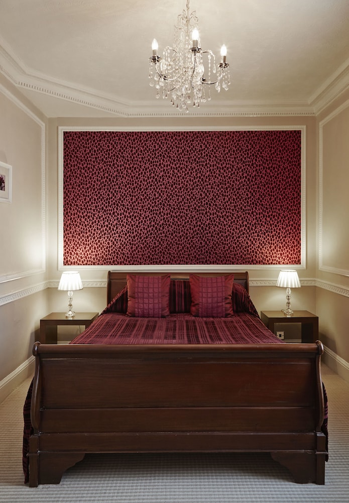 HONEYMOON, SUITE