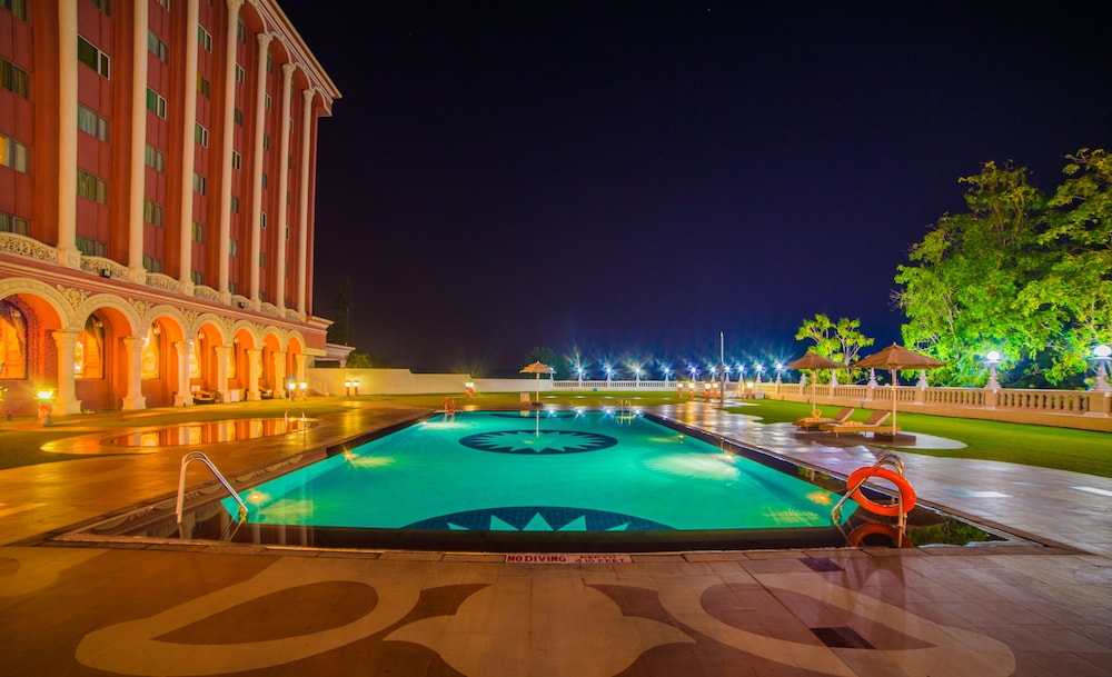 Tara Comfort Hotel Ramoji Film City 32/33