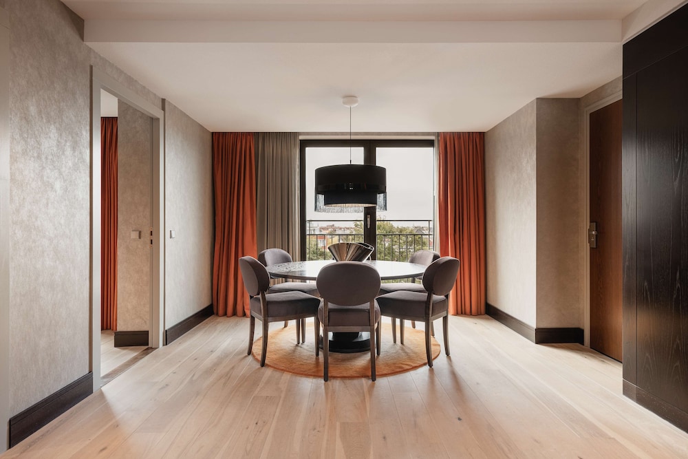 Hilton The Hague 35/66