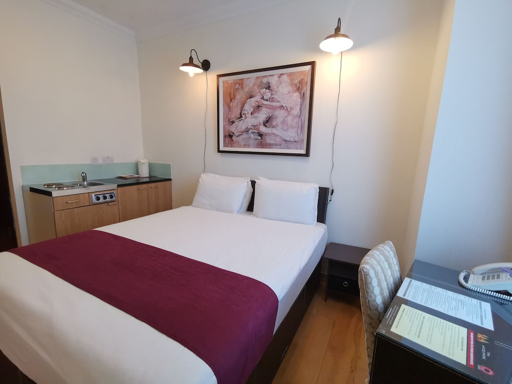 Standard, Double Bed, The Royale Chulan Hyde Park 2/10