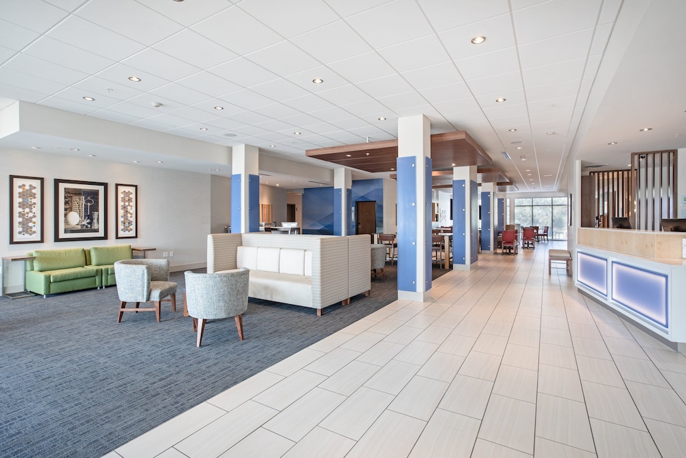 HOLIDAY INN EXPRESS & SUITES STERLING 13/56