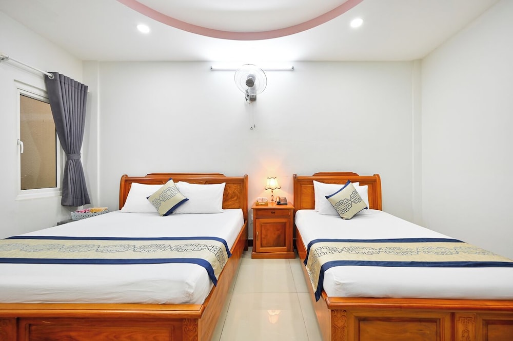 Sky Star Hotel 12/50