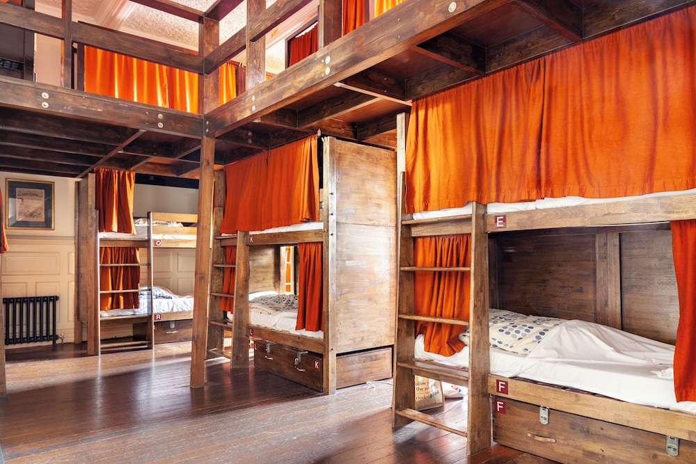 Mixed Dorm, 24 Beds