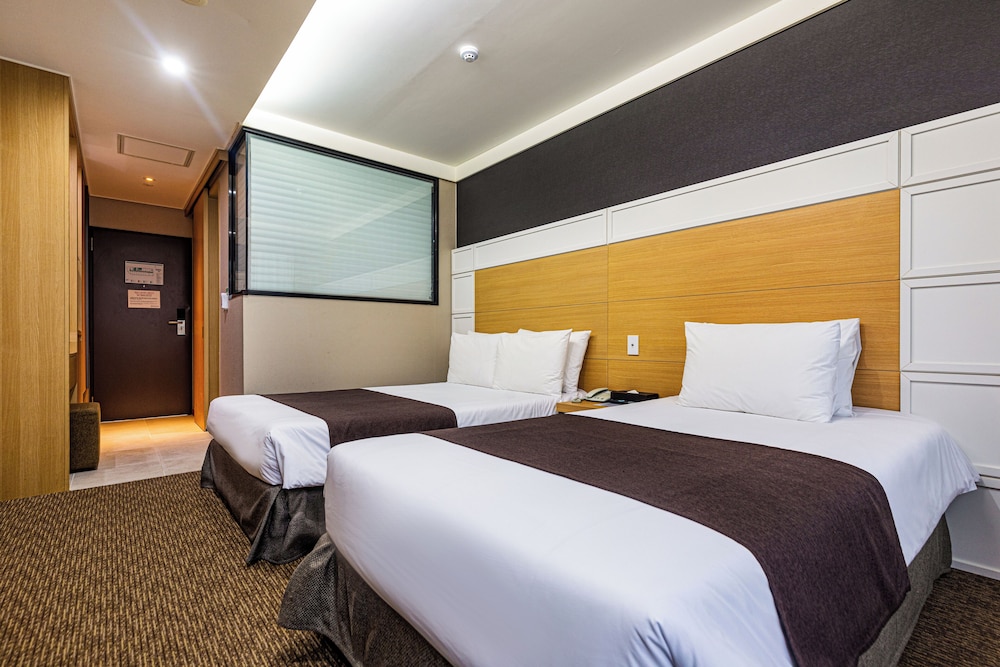 Eastern Hotel Jeju 8/37