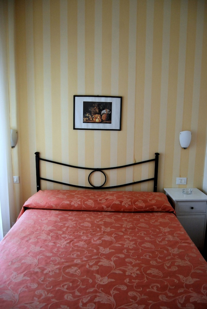 Hotel Cantoria 8/56