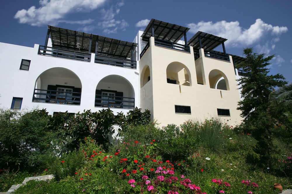 Andros Holiday Hotel 65/68