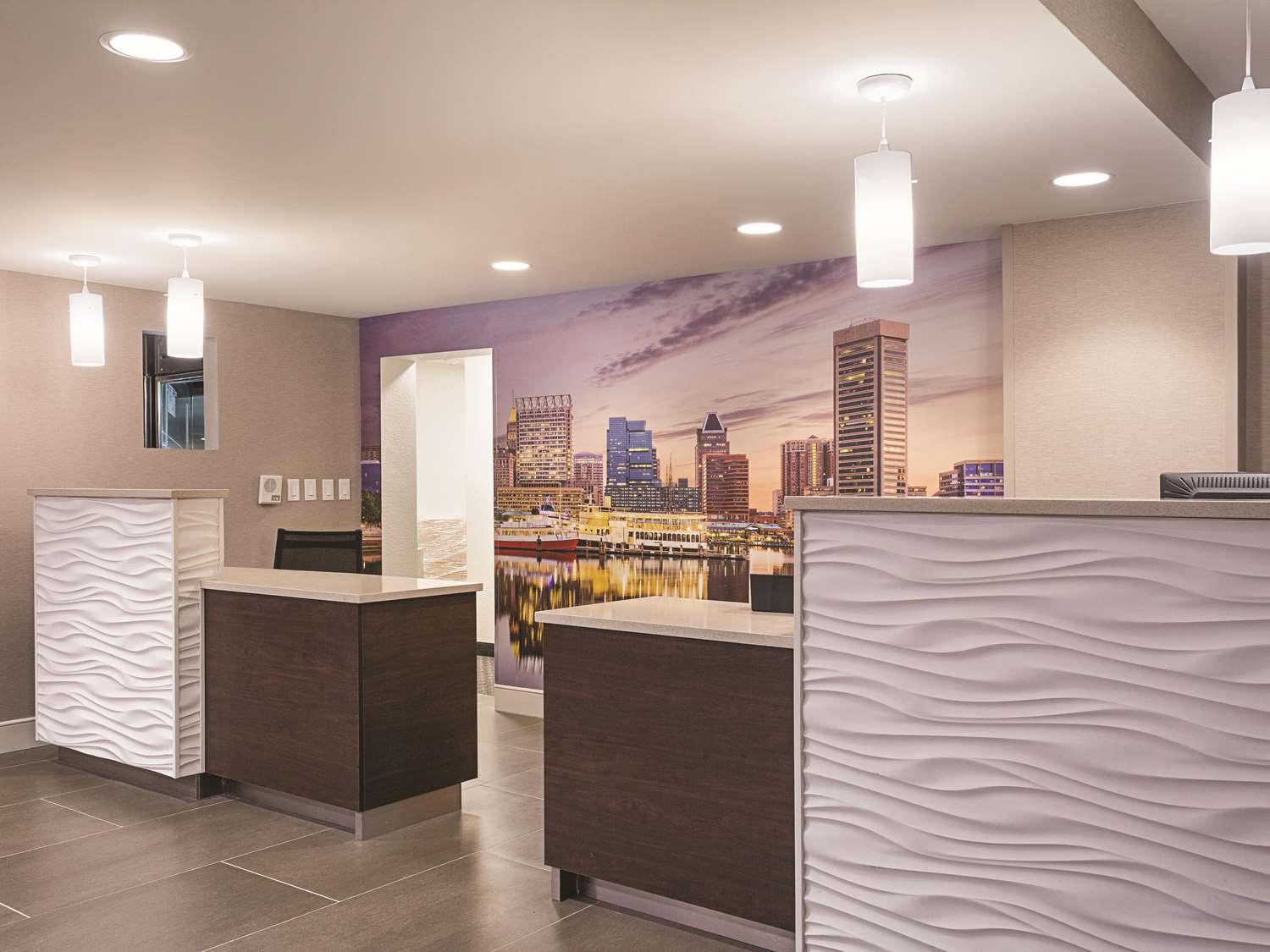 La Quinta Inn & Suites by Wyndham Baltimore BWI Airport 6/52