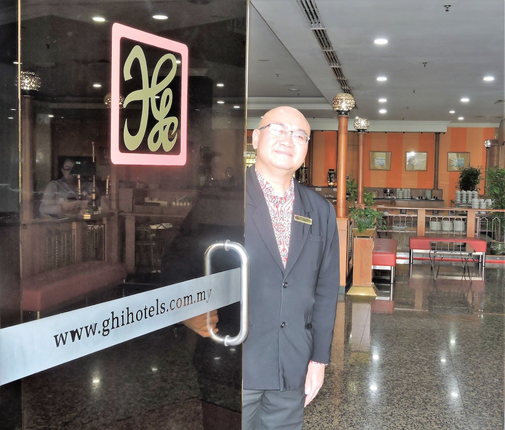 HOTEL GRAND CONTINENTAL KUCHING 13/89