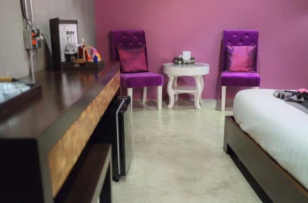 Thapae Loft 61/66