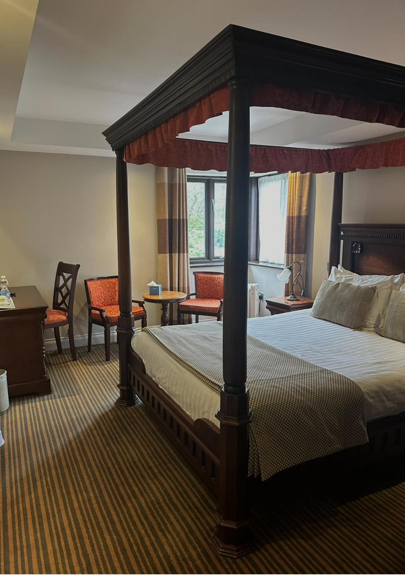 Four Poster, Executive, Double Bed