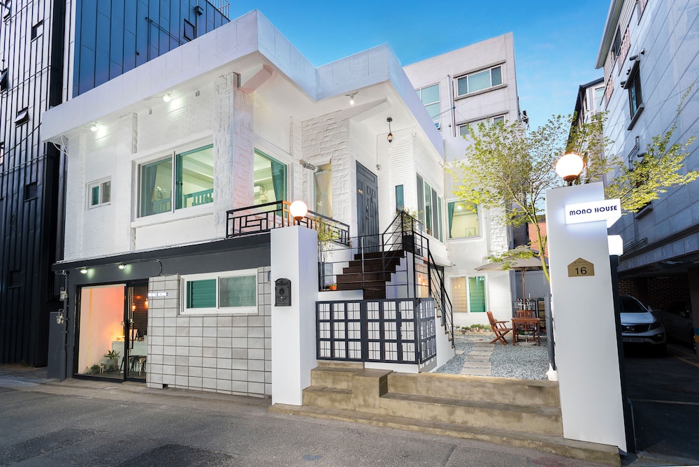 Mono House Hongdae 2 1/71