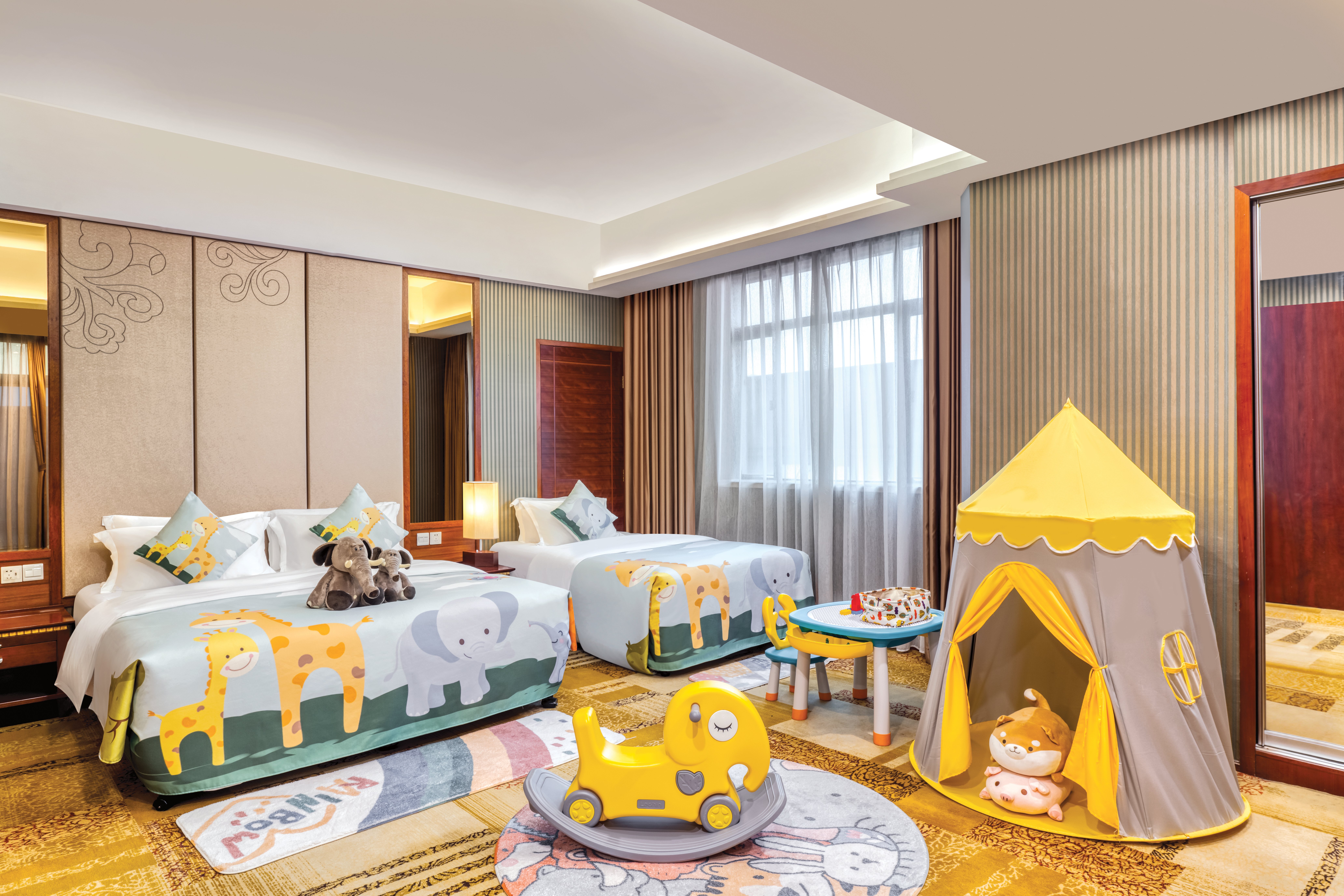 جناح بسرير فردي وسرير كوين بغرفة نوم واحدة مع دخول الصالة، Crowne Plaza Foshan 6/7