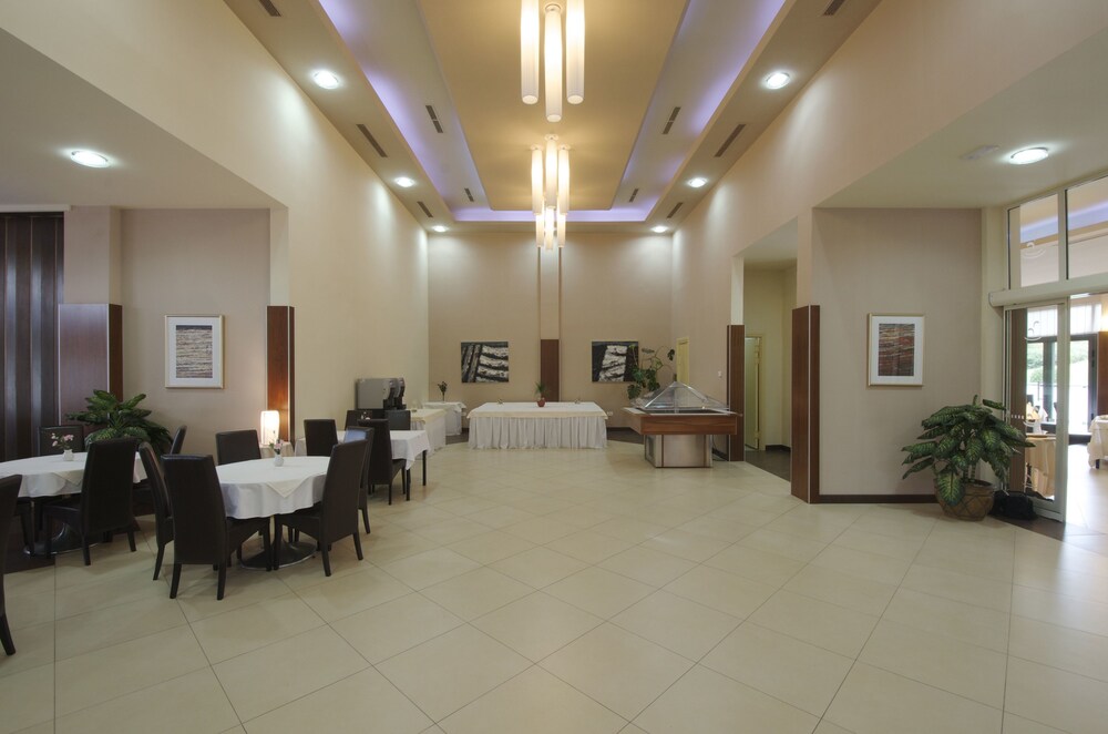 Hotel Fontana 48/65