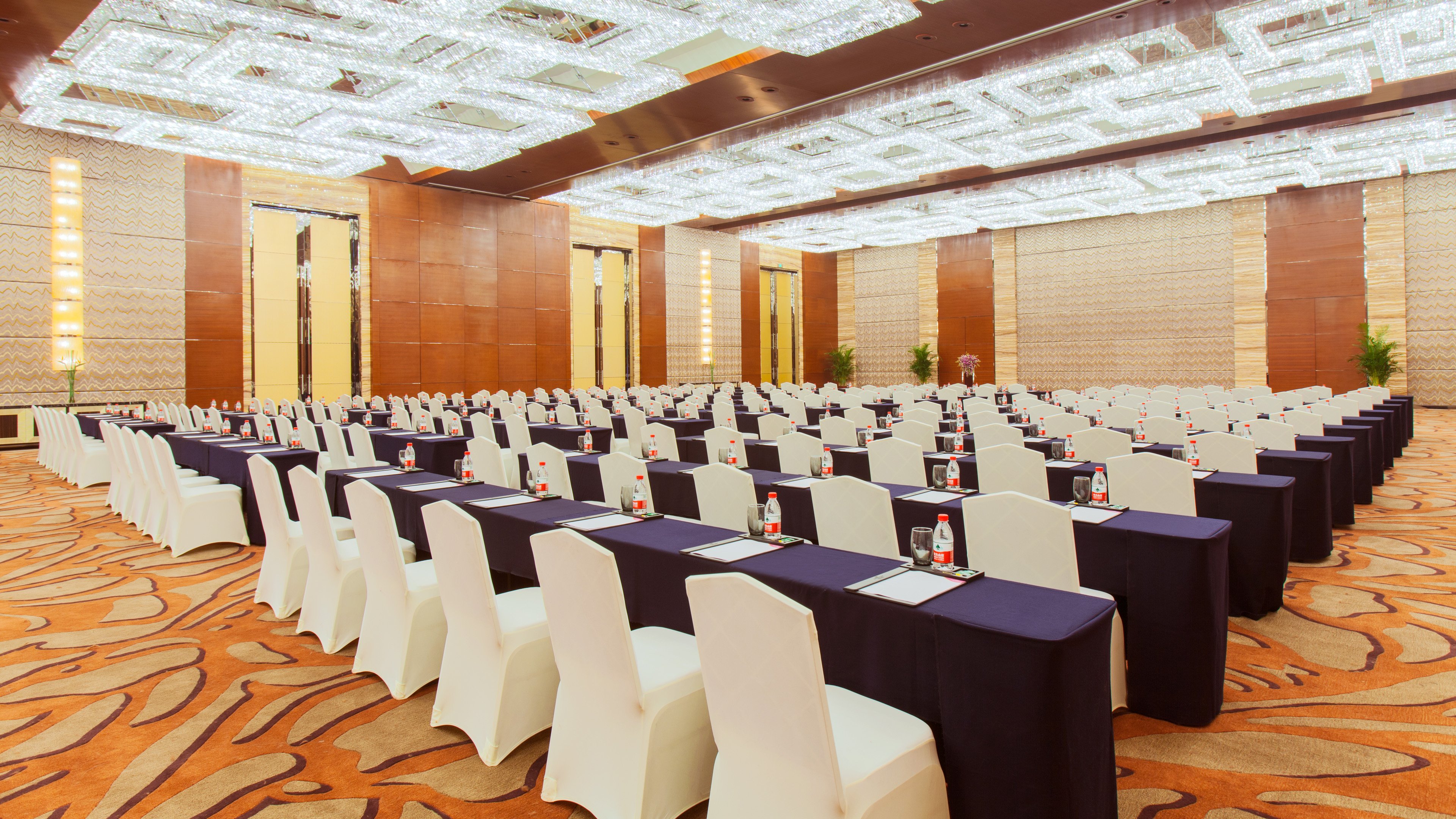 Intercontinental Jinan City Center Formerly Crowne Plaza Jinan City Center 40/50