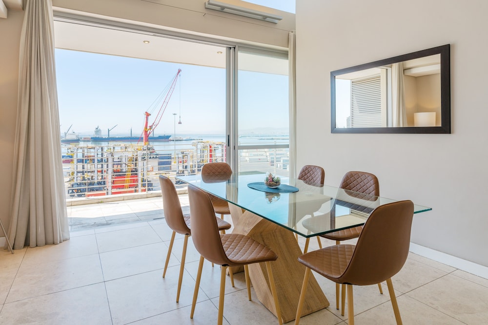 VA Waterfront Residences by WHosting 32/50