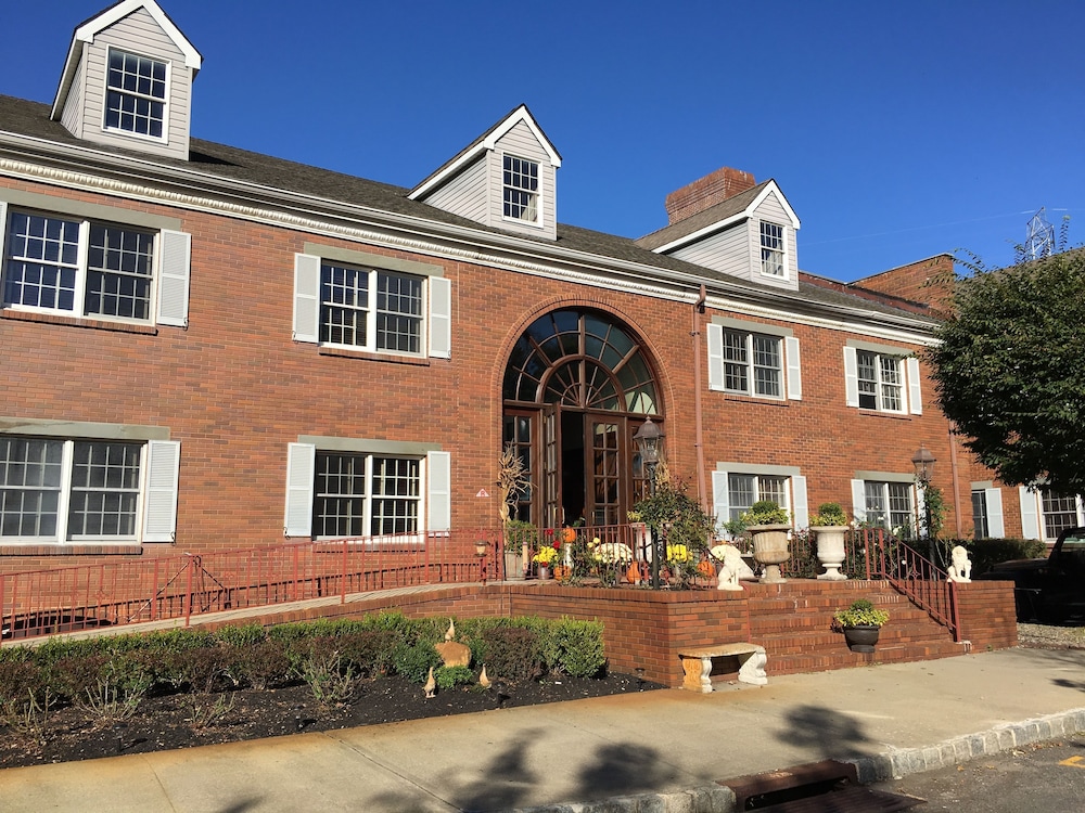 Colts Neck Inn Hotel 1/64