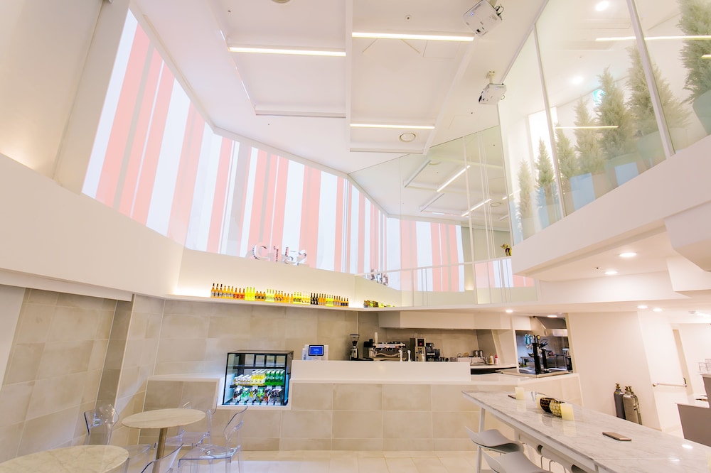 H Avenue Hotel Shinchon & Idae 10/50