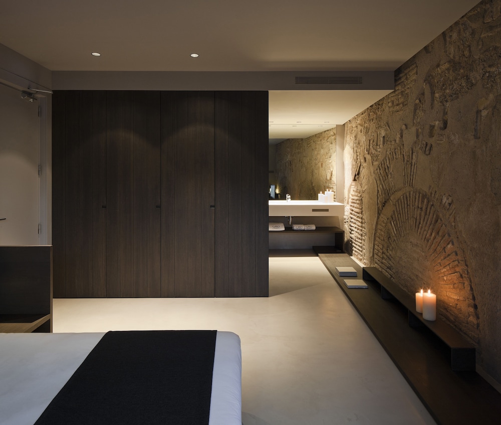 CARO HOTEL 50/71