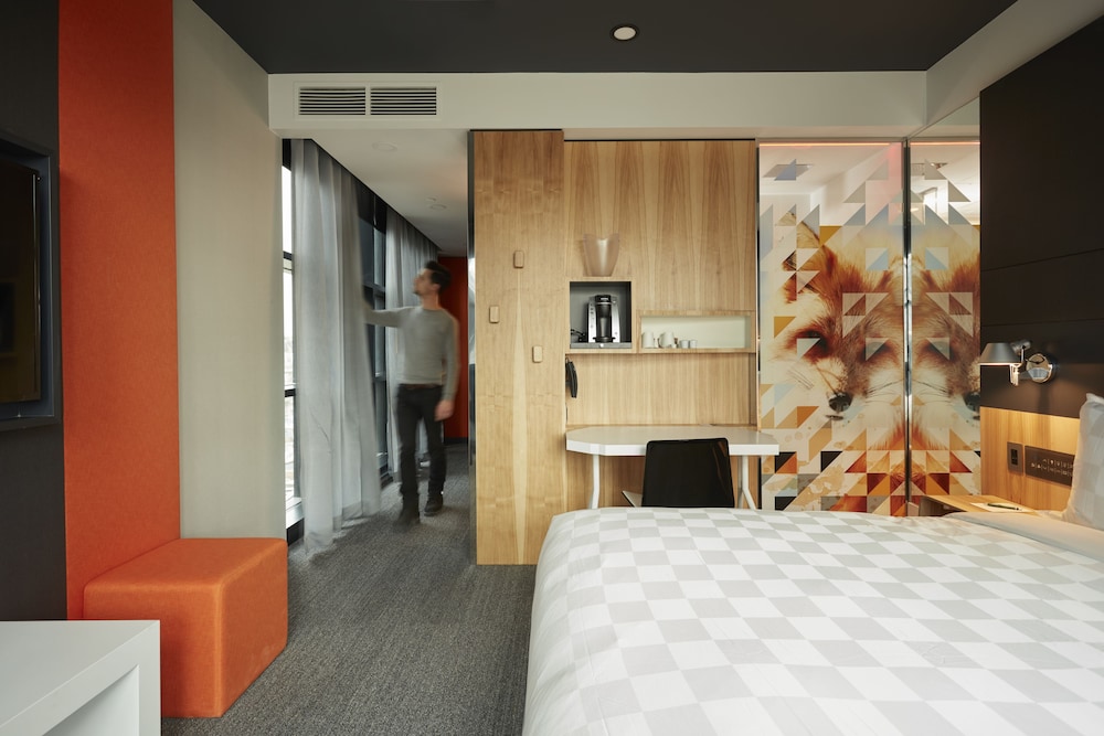 Alt Hotel Calgary East Village 10/36