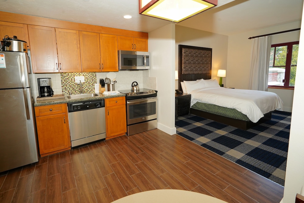 Studio, Kitchen
