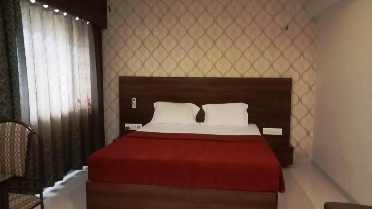 Hotel Sai Nidhi Supreme 6/20