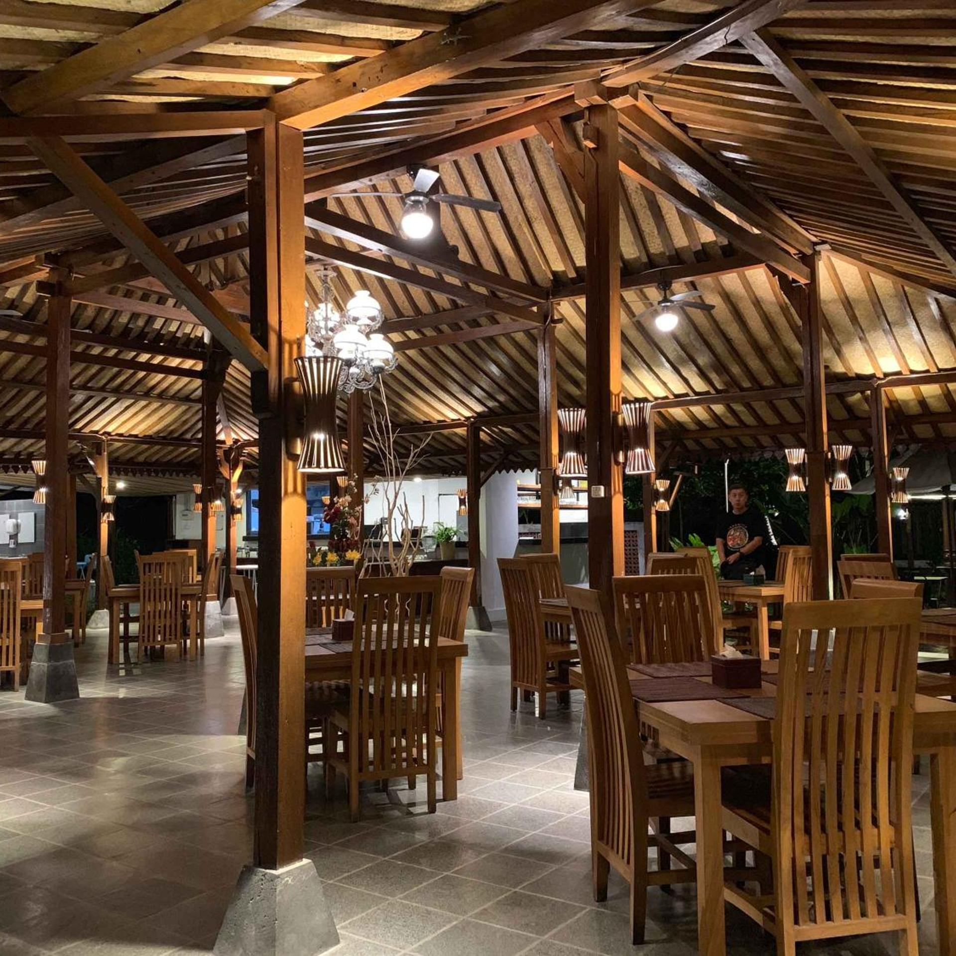 The Nalaya Hotel & Resto 32/49