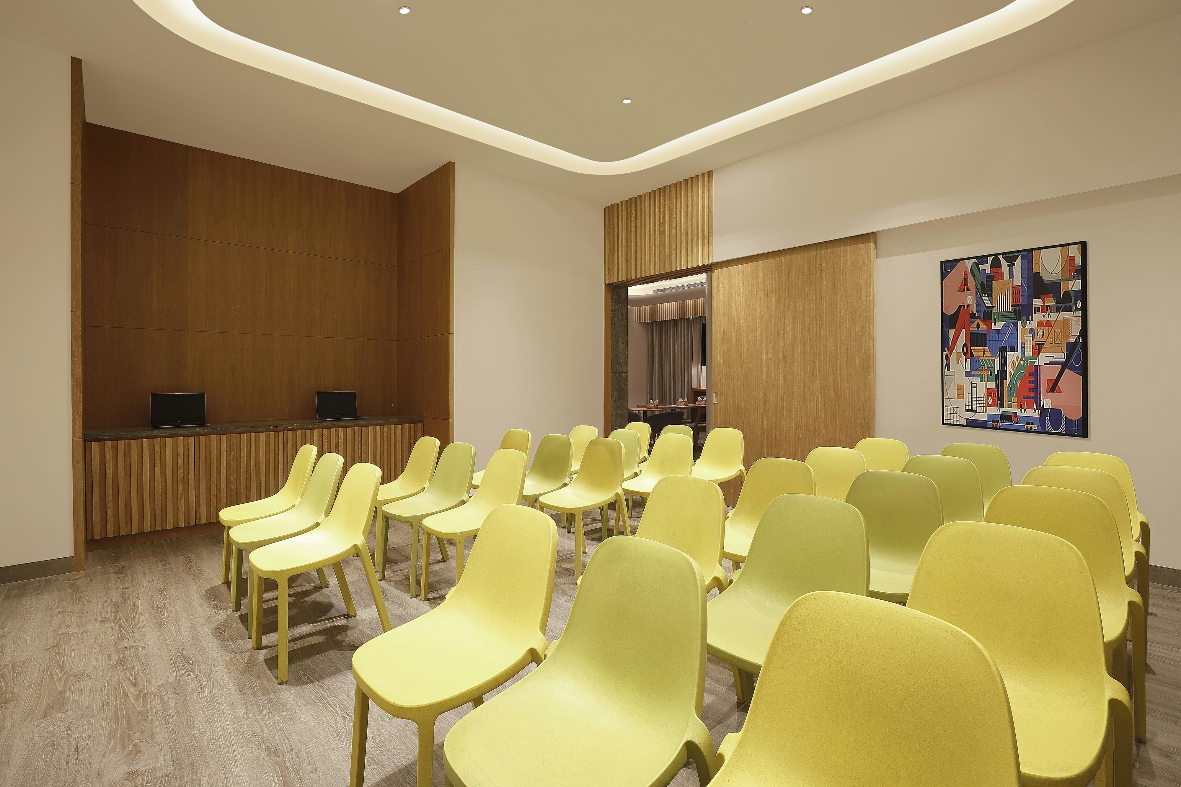 Holiday Inn Express Hyderabad Hitec City 51/76