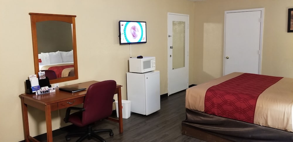 Knights Inn College Station 17/29