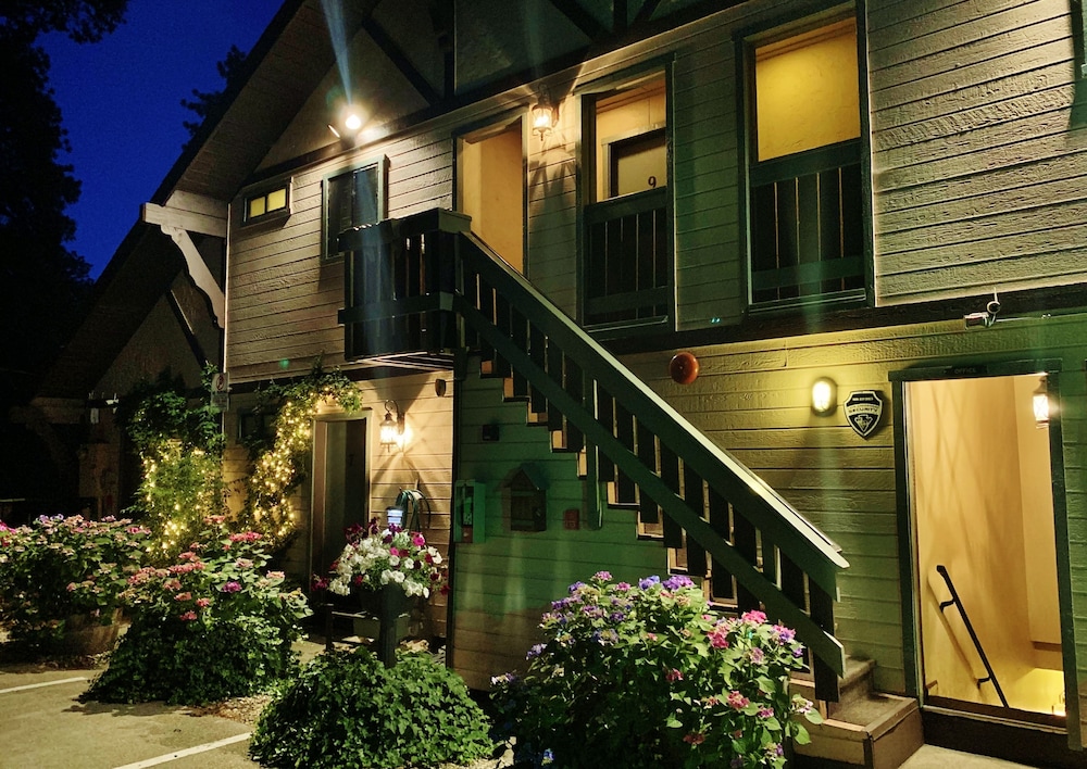 North Shore Inn 5/70