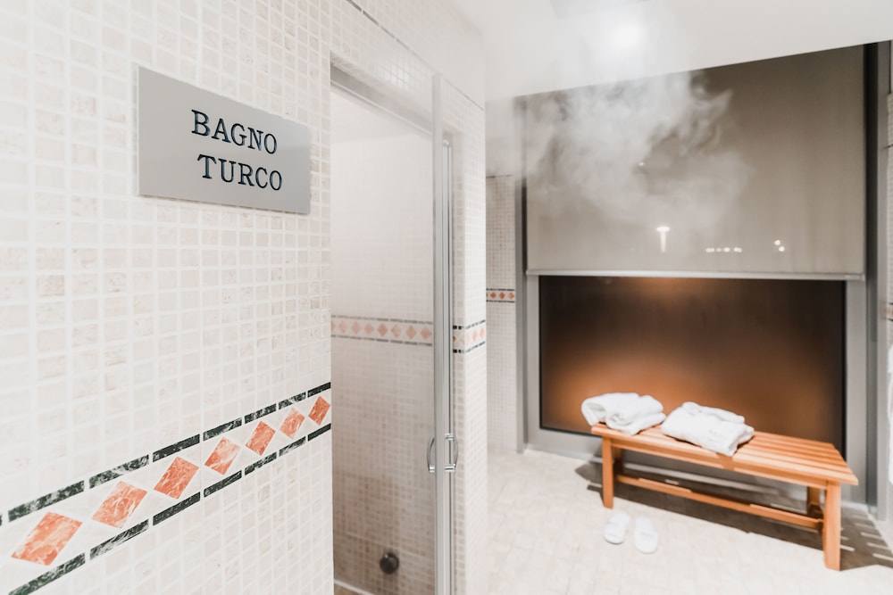 Max Hotel Livorno 11/25