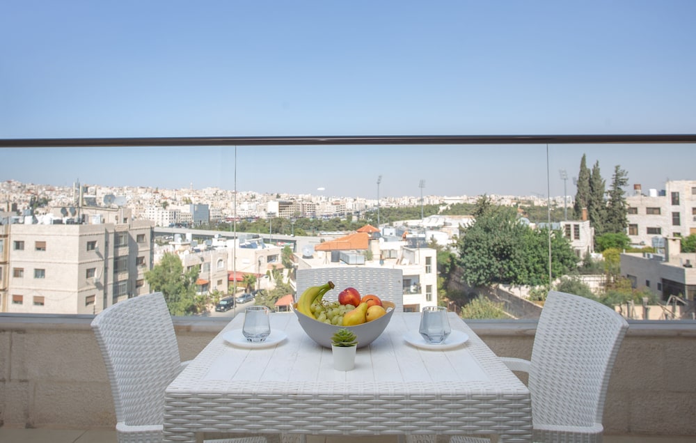 Triple A Hotel Apartment 14/18