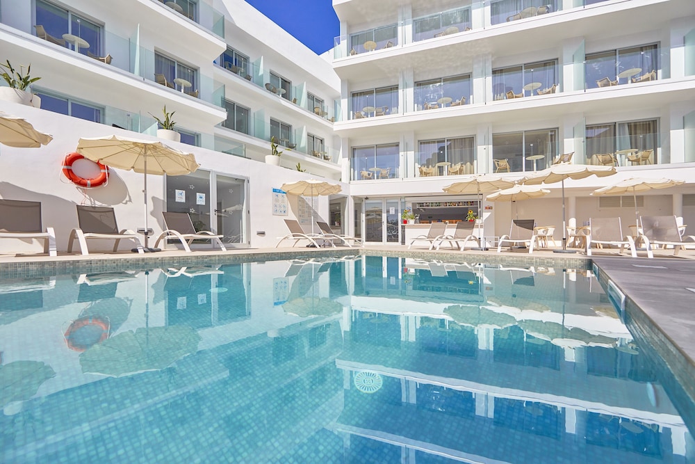Ilusion Moreyo - Adults Only in Cala Bona