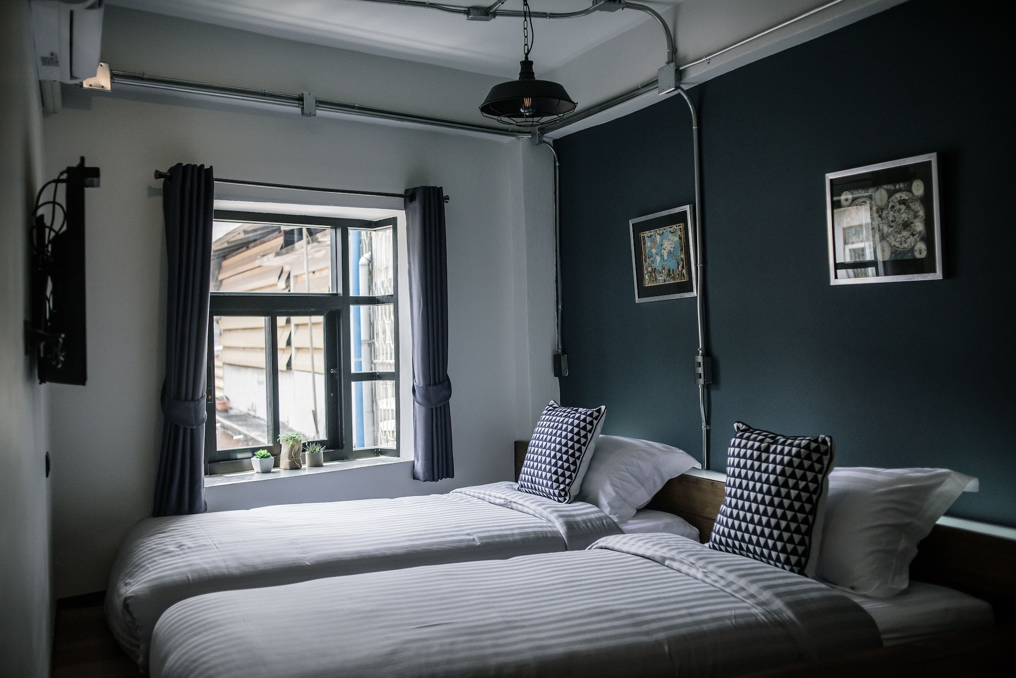 ROOM, TWIN BEDS, PRIVATE BATHROOM