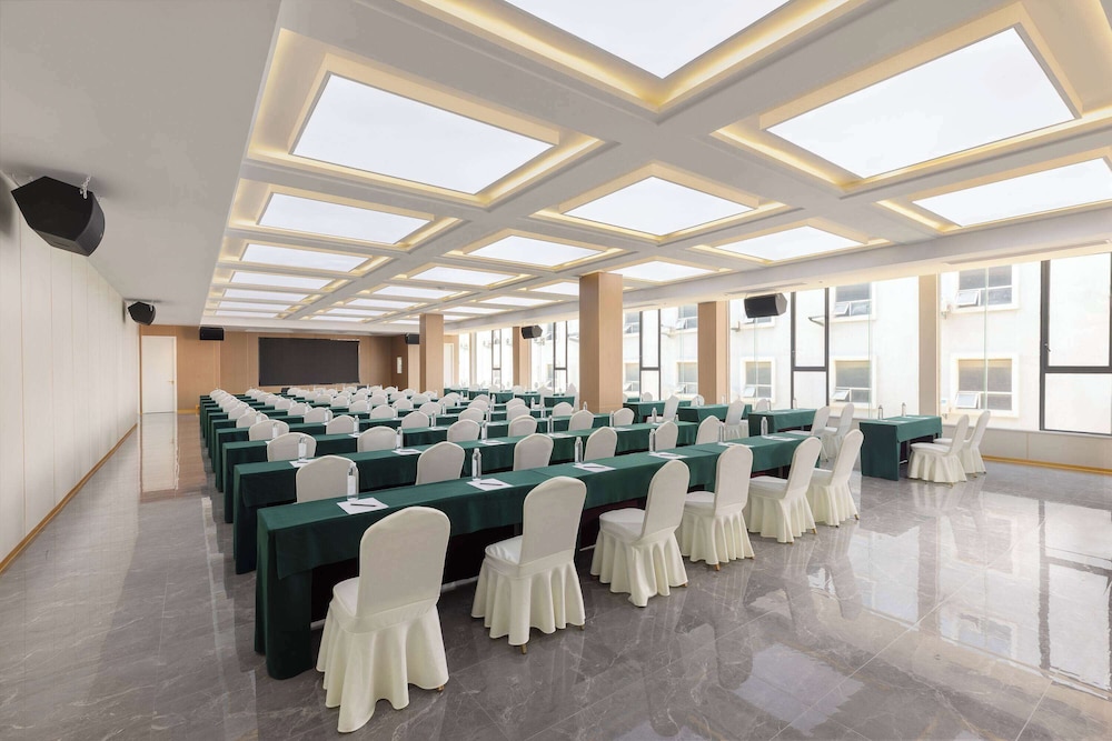 Ramada Plaza by Wyndham Ezhou Binjiang 19/23