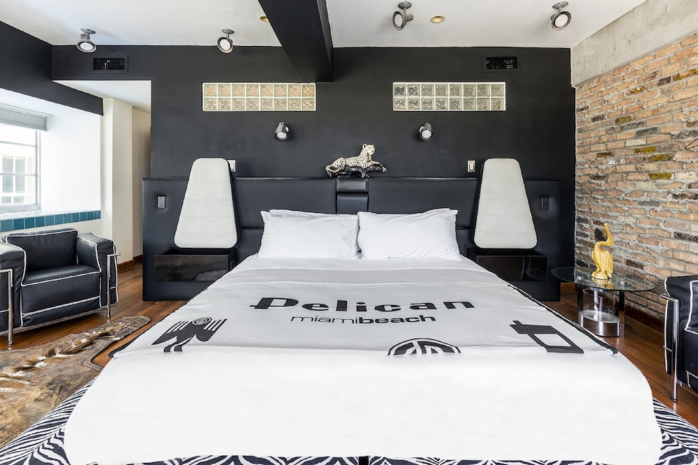 EXECUTIVE, SUITE, KING BED
