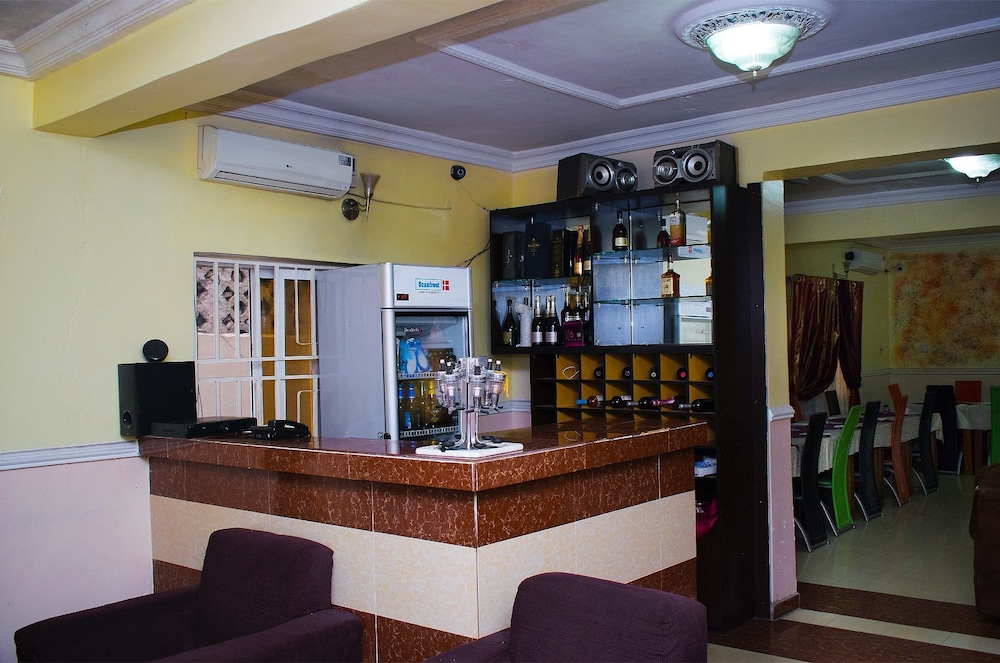 Maxton Suites Maryland 13/15