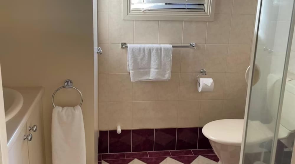 2 BEDROOMS, BEACH, DELUXE, CABIN, PET FRIENDLY