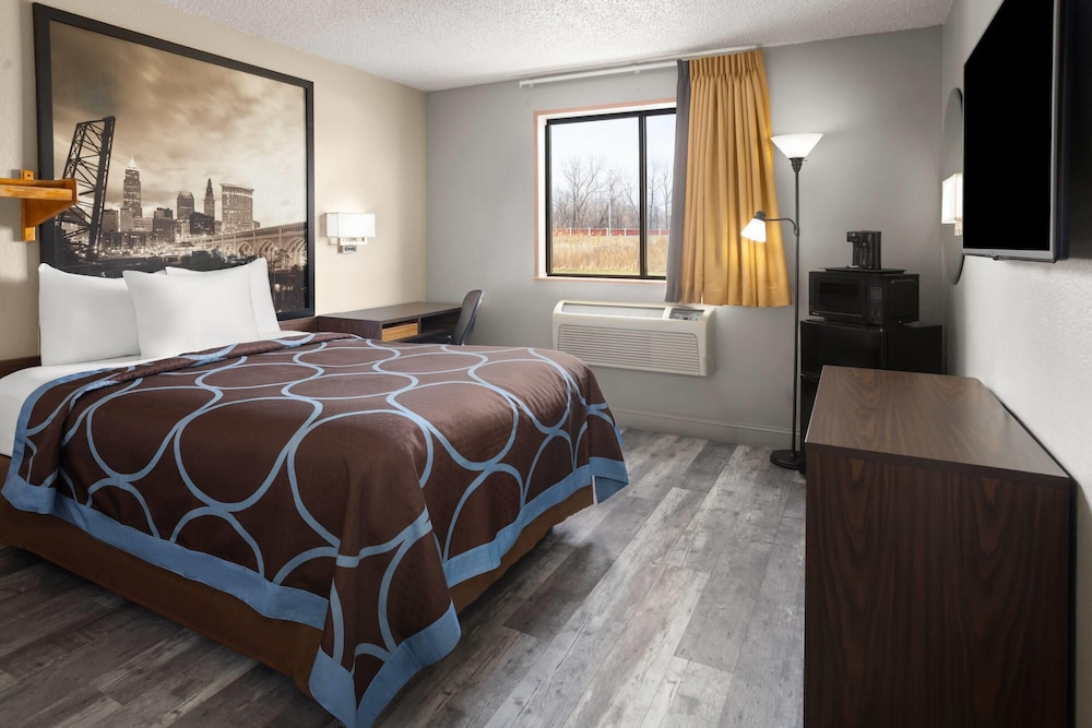 Room, Queen Bed, Accessible
